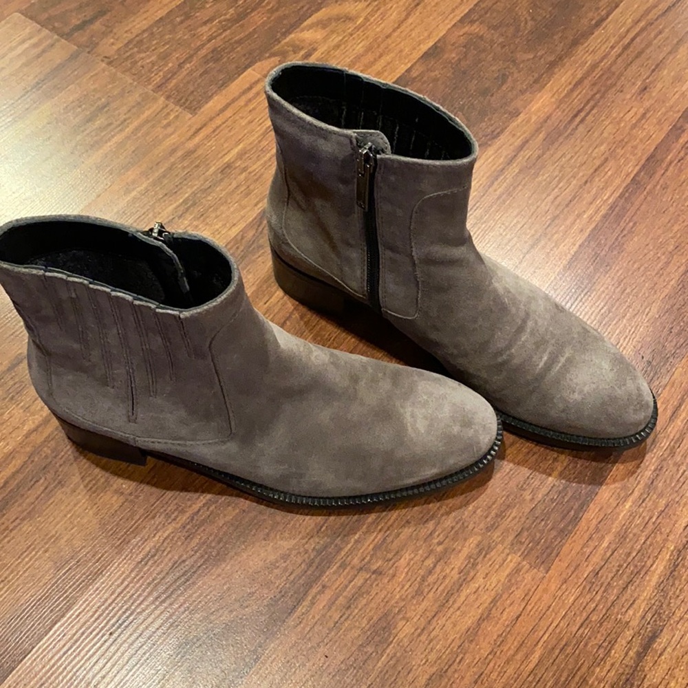 Aquatilia Grayish Suede Boots Booties 7.5